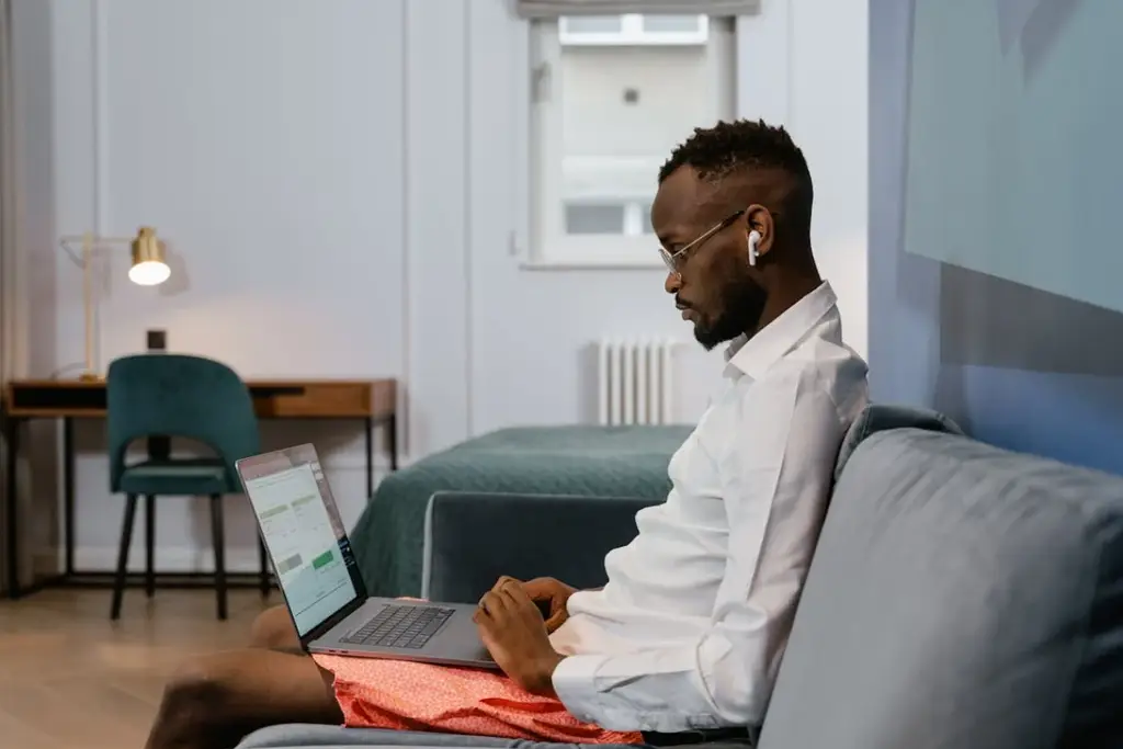 電競耳罩式耳機推薦指南